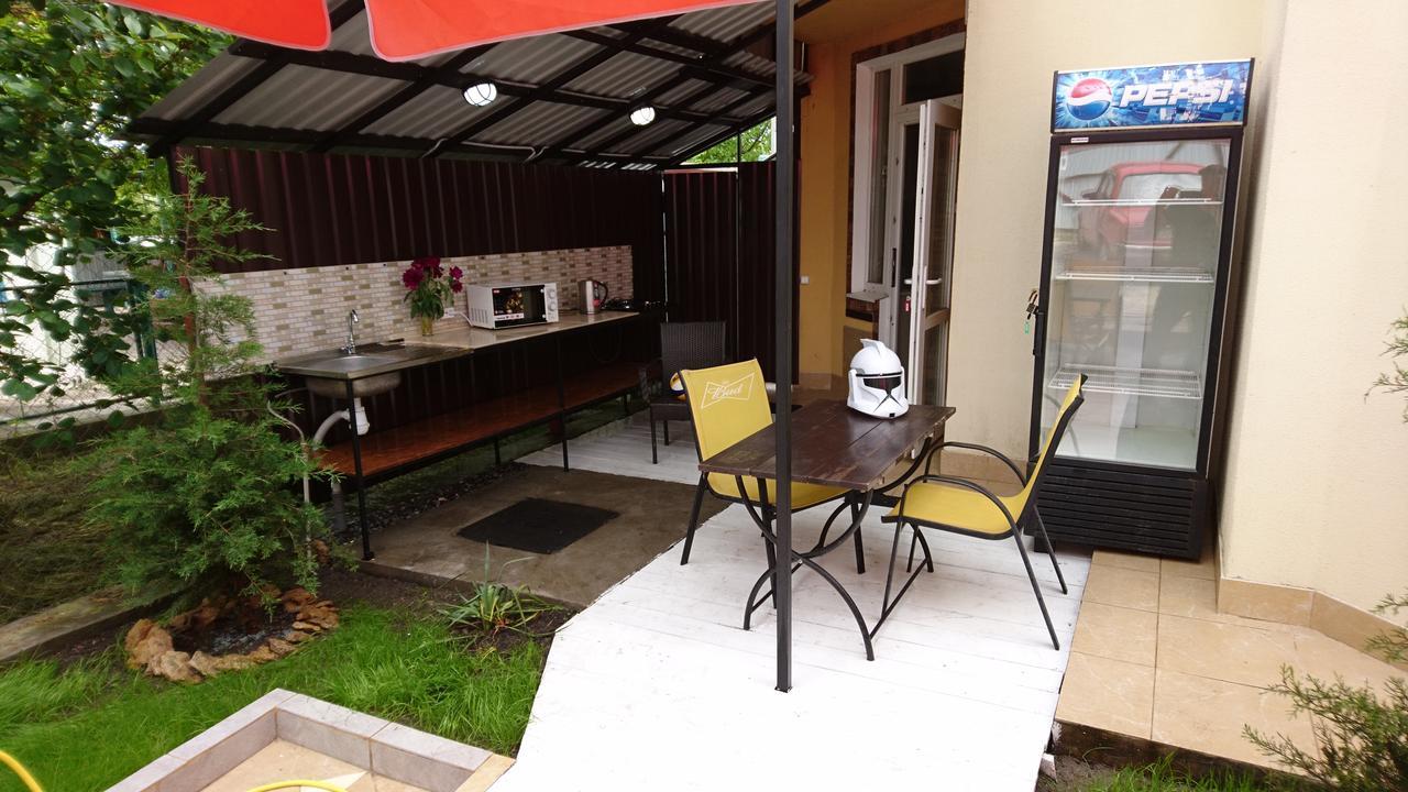 קרולינו-בוהאז Guest House Dacha מראה חיצוני תמונה